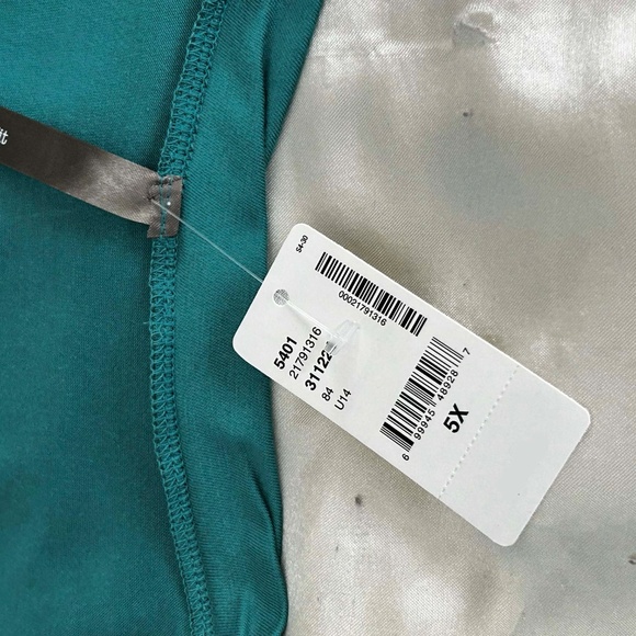 T-SHIRT, MADE IN CANADA!!, DEEP EMERALD, SIZE 5X, TWISTED NECKLINE, RELAXED FIT, - Picture 6 of 12